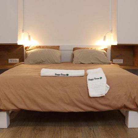 Apartmani Happy House Surčin Eksteriør bilde