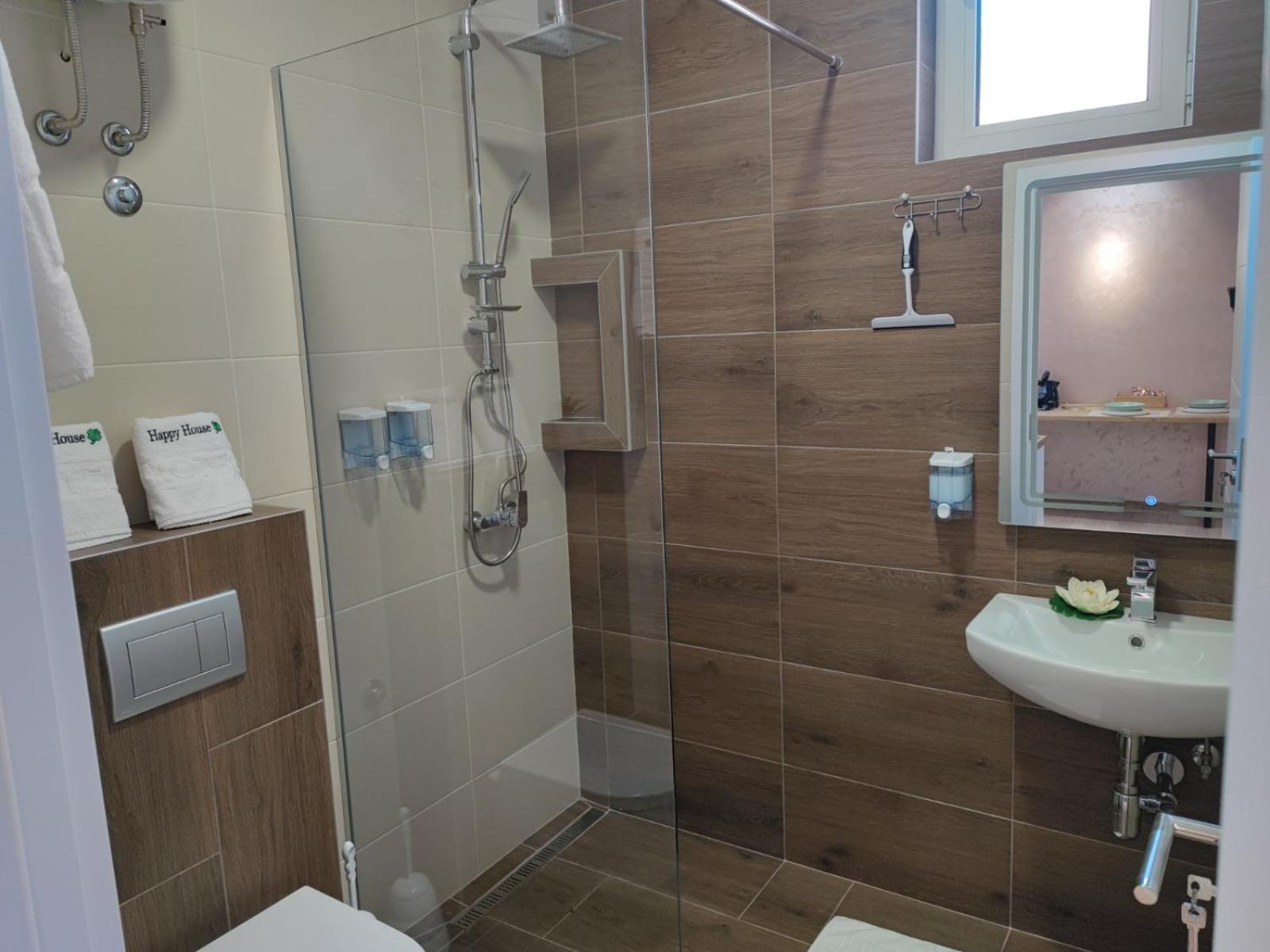 Apartmani Happy House Surčin Eksteriør bilde